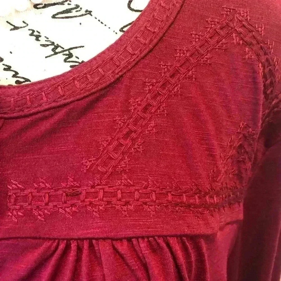 Liv Los Angeles size 3X Burgundy Pun Tucked Blouse L/S cross stitched front NWT - Picture 3 of 7